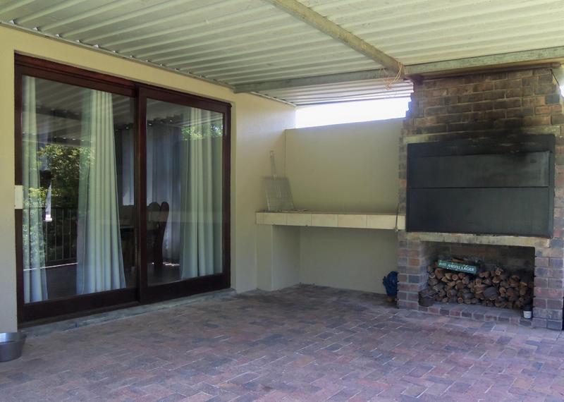 To Let 4 Bedroom Property for Rent in Sonstraal Western Cape
